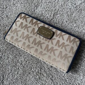 🍁FREE With 75$+ Purchase!!! Michael Kors Clutch Wallet